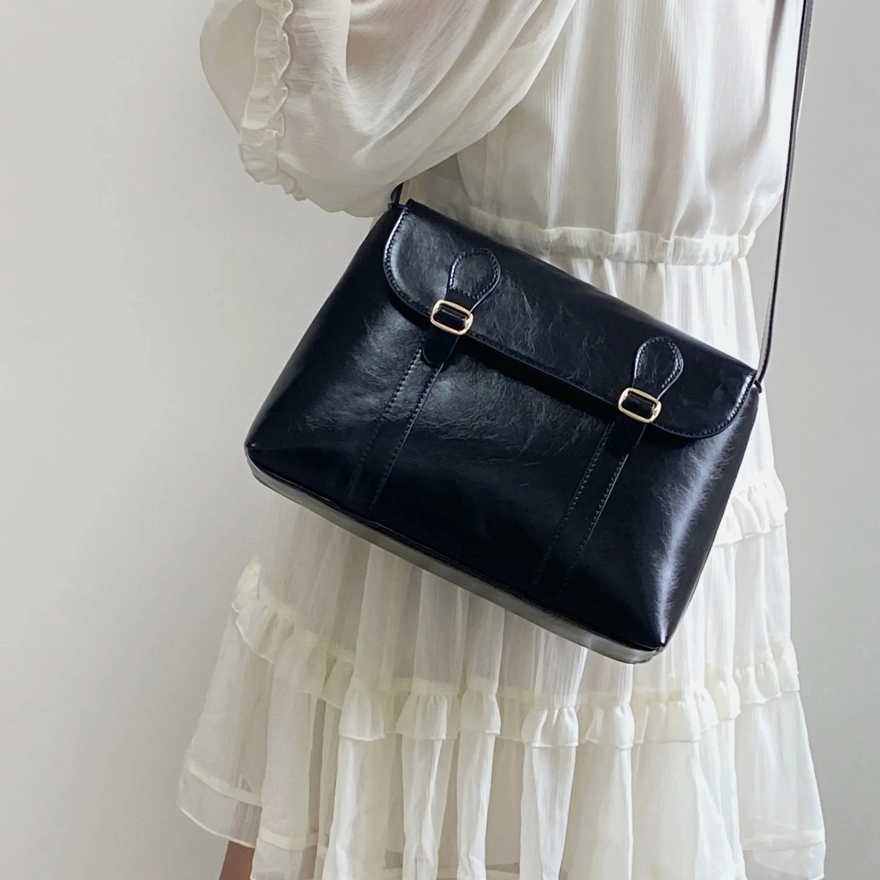Uniwim Eliza Leather Handbag