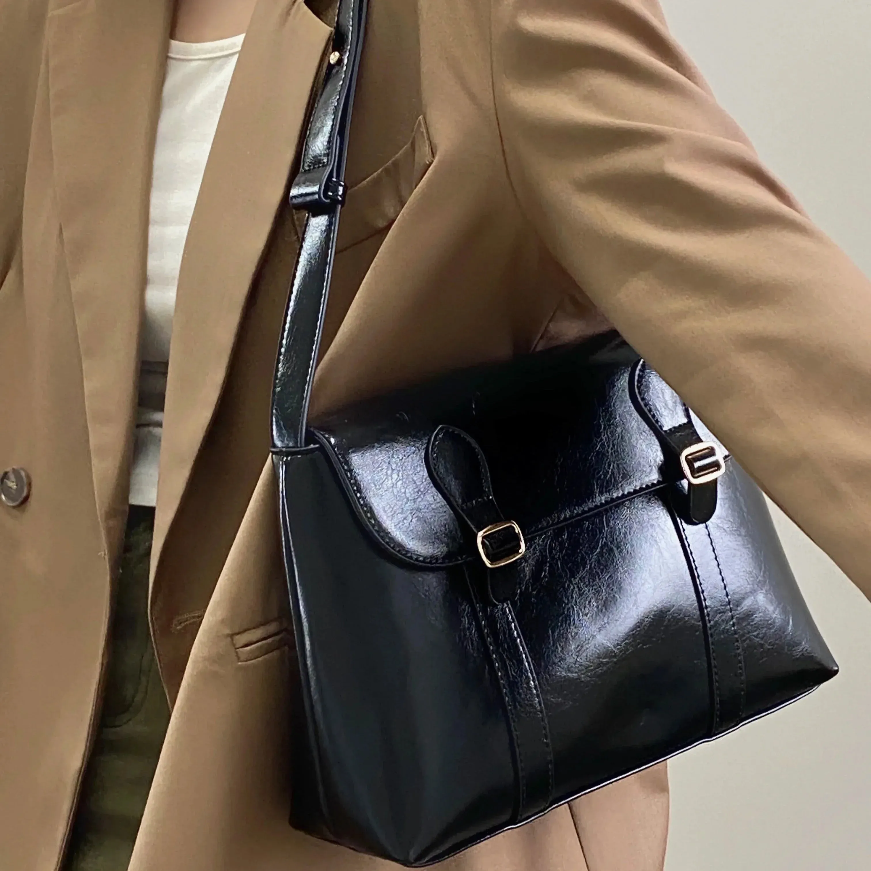 Uniwim Eliza Leather Handbag