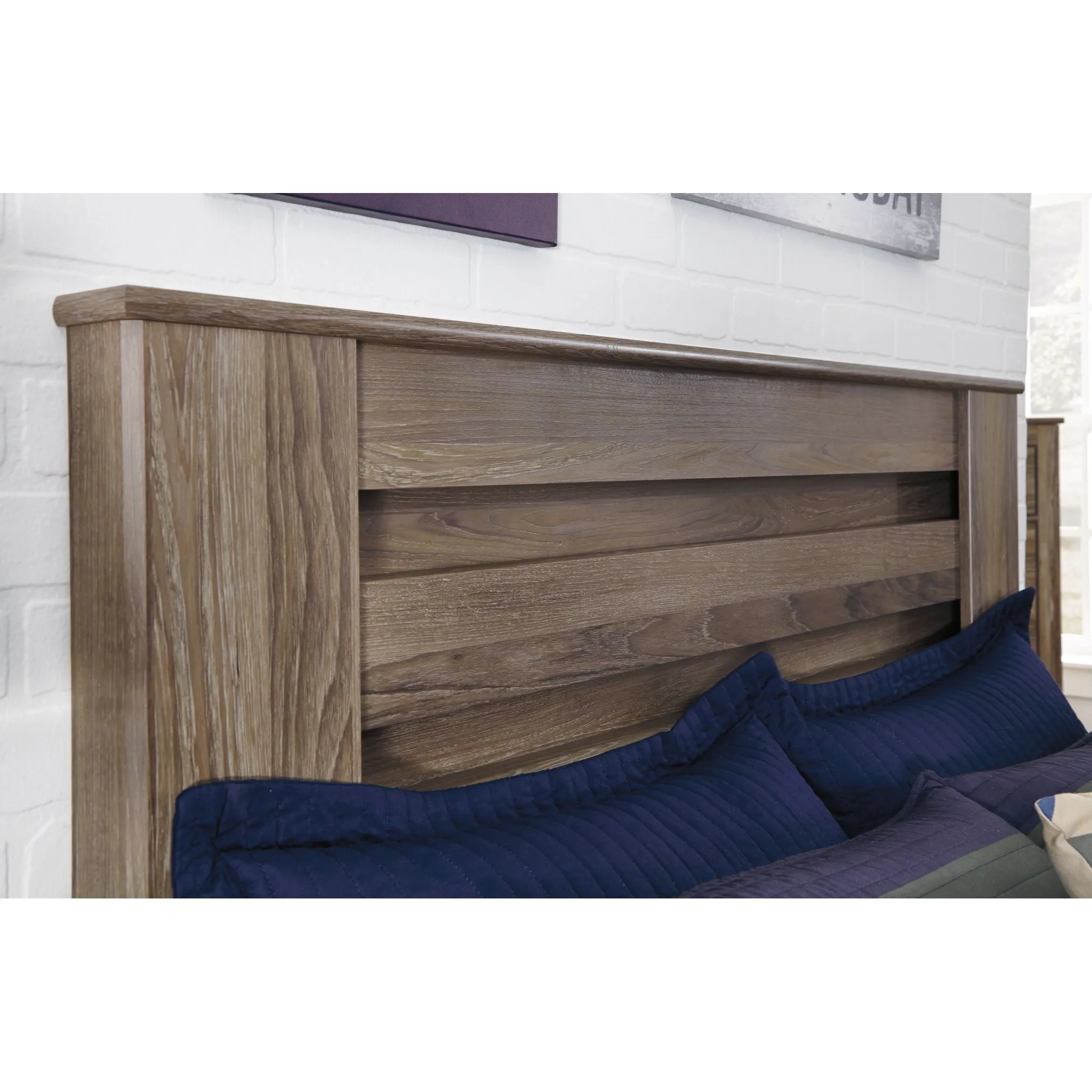 Zelen 5 Piece Panel Bedroom